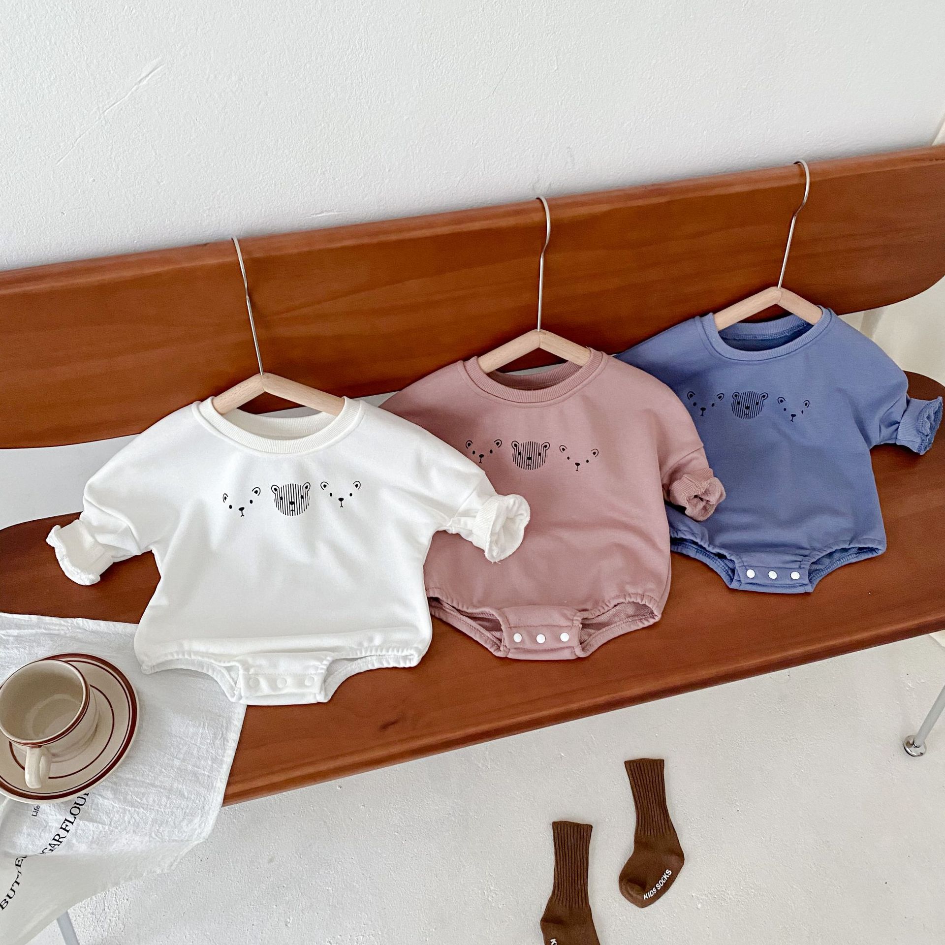 Body de manga larga para niña y bebé, ropa de algodón con estampado de oso a la , mono Infantil de 0 a 24 meses, novedad de Primavera de 2022