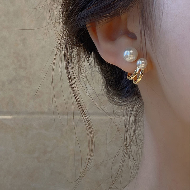 Nuevos bonitos pendientes de aro con tachuelas de perlas para mujer, pendientes minimalistas de Color dorado, aros pequeños Huggies, joyería de para boda: Bañado en rodio de imitación
