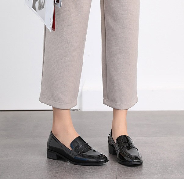 LIHUAMAO Black Classic penny loafers for women casual shoes pointed toe office career party outdoor walking shoes