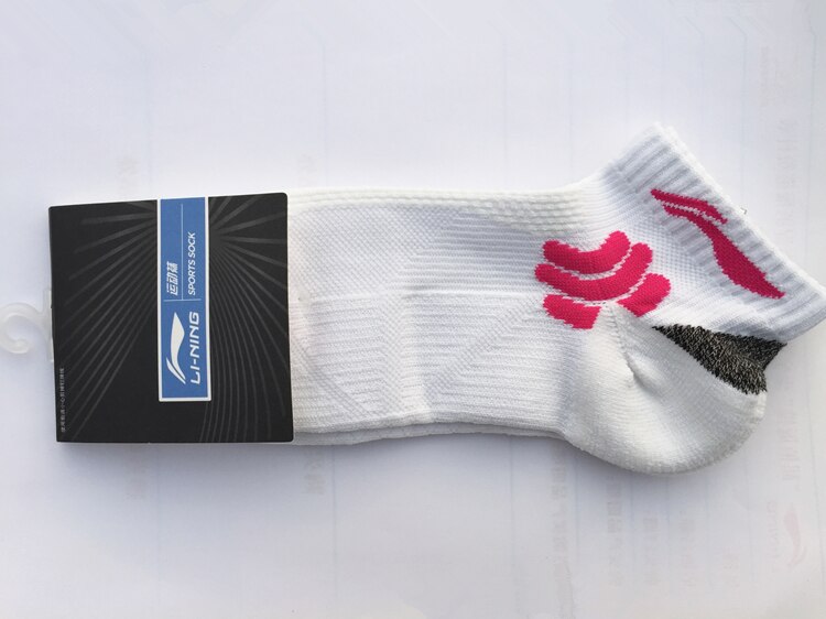 Li-ning Breathable Female Badminton Socks Cotton Low Help Anti-slippery Socks Pattern Motion Socks AWSK166 L1028LNOLB