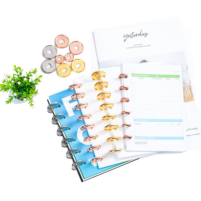 12 Pcs Notebook Paddestoel Gat Knop 360 Graden Flip Liefde Knop Plan Gesp Disc 35 Mm Kleurrijke Hart Plastic Schijf diy Bindmiddel