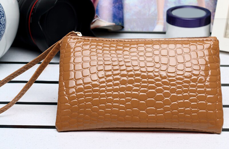 Kvindelig pu møntpung krokodille mønster kobling taske tegnebog med lynlås mobiltelefon håndtaske enkel solid for kvinder: Brun