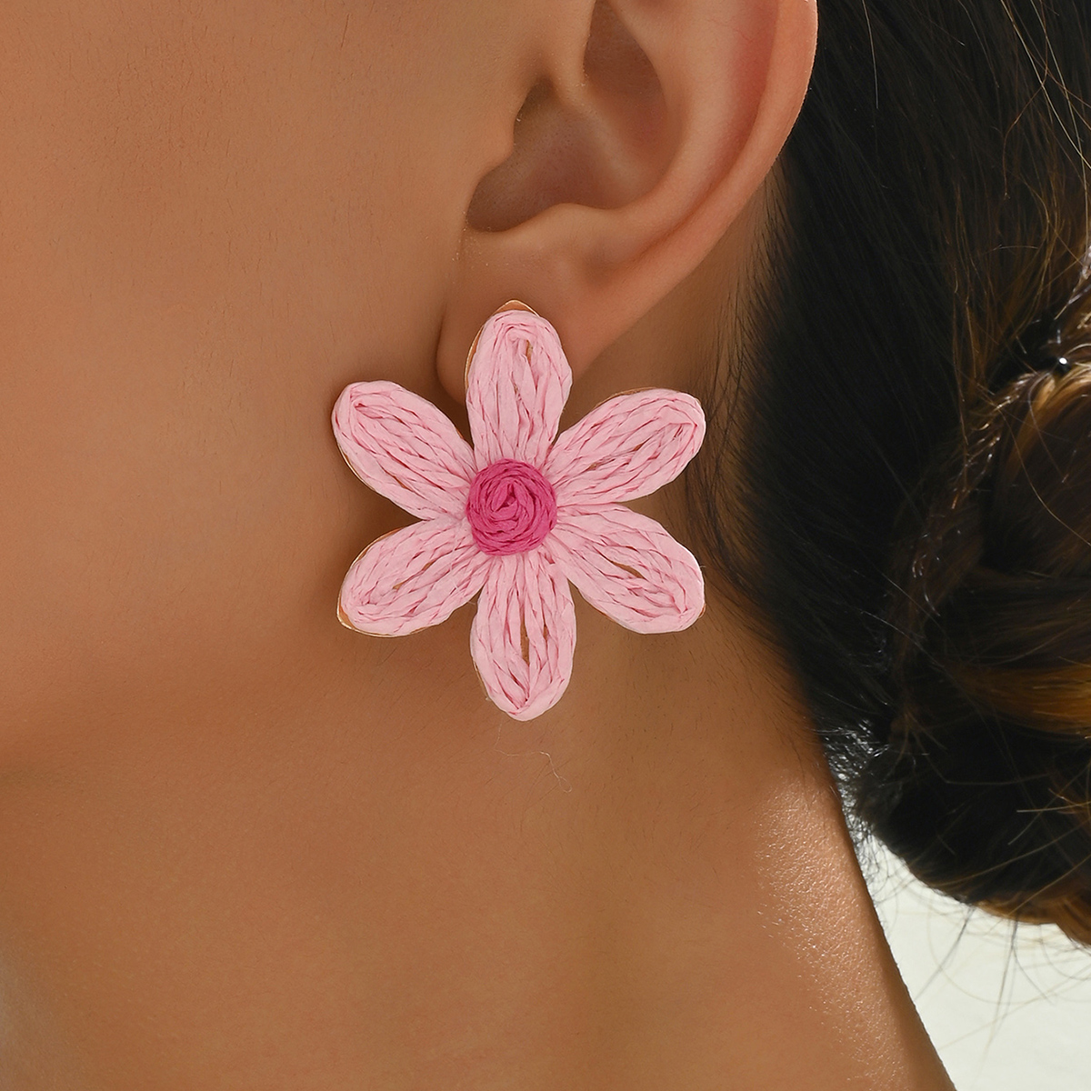 Bonitos pendientes de girasol tejidos hechos a mano, pendientes de flor de rafia para mujer, joyería para vacaciones en la playa, accesorios de