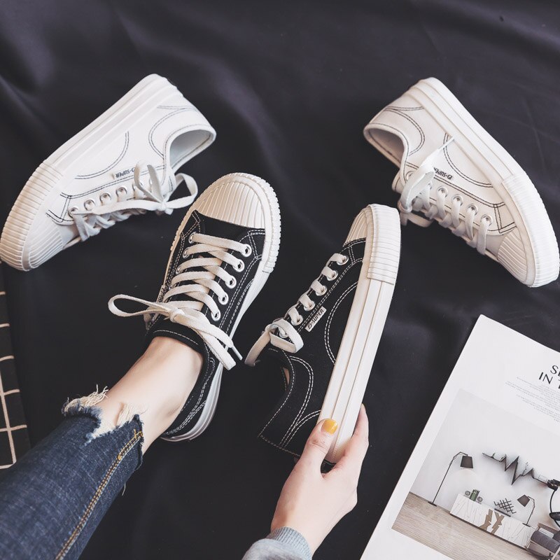 Skal vita skor dam höst all-match koreanska sneakers student casual canvas skor