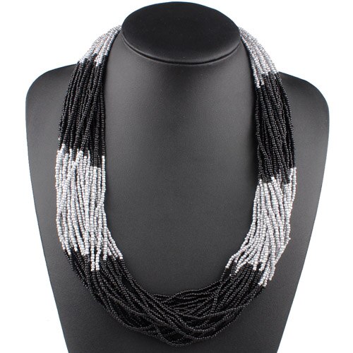 Claire jin håndlavede små perler streng farverig boheme halskæde kvinder choker flerlags halskæder vintage smykker: Sort og grå