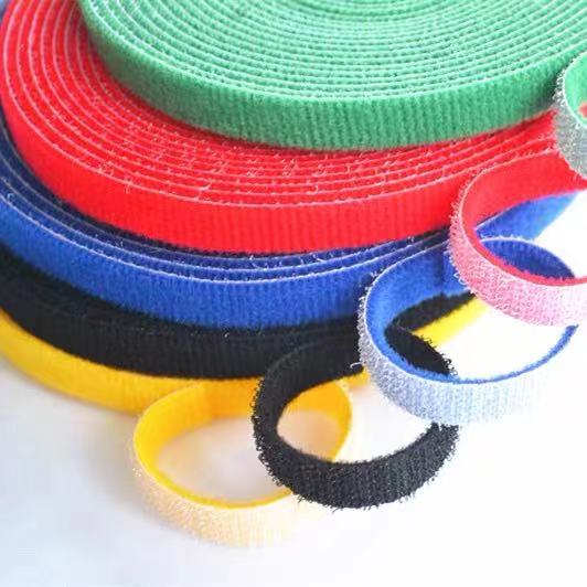 Zelfklevend klittenband 25 mm zwart - Klittenband Outlet