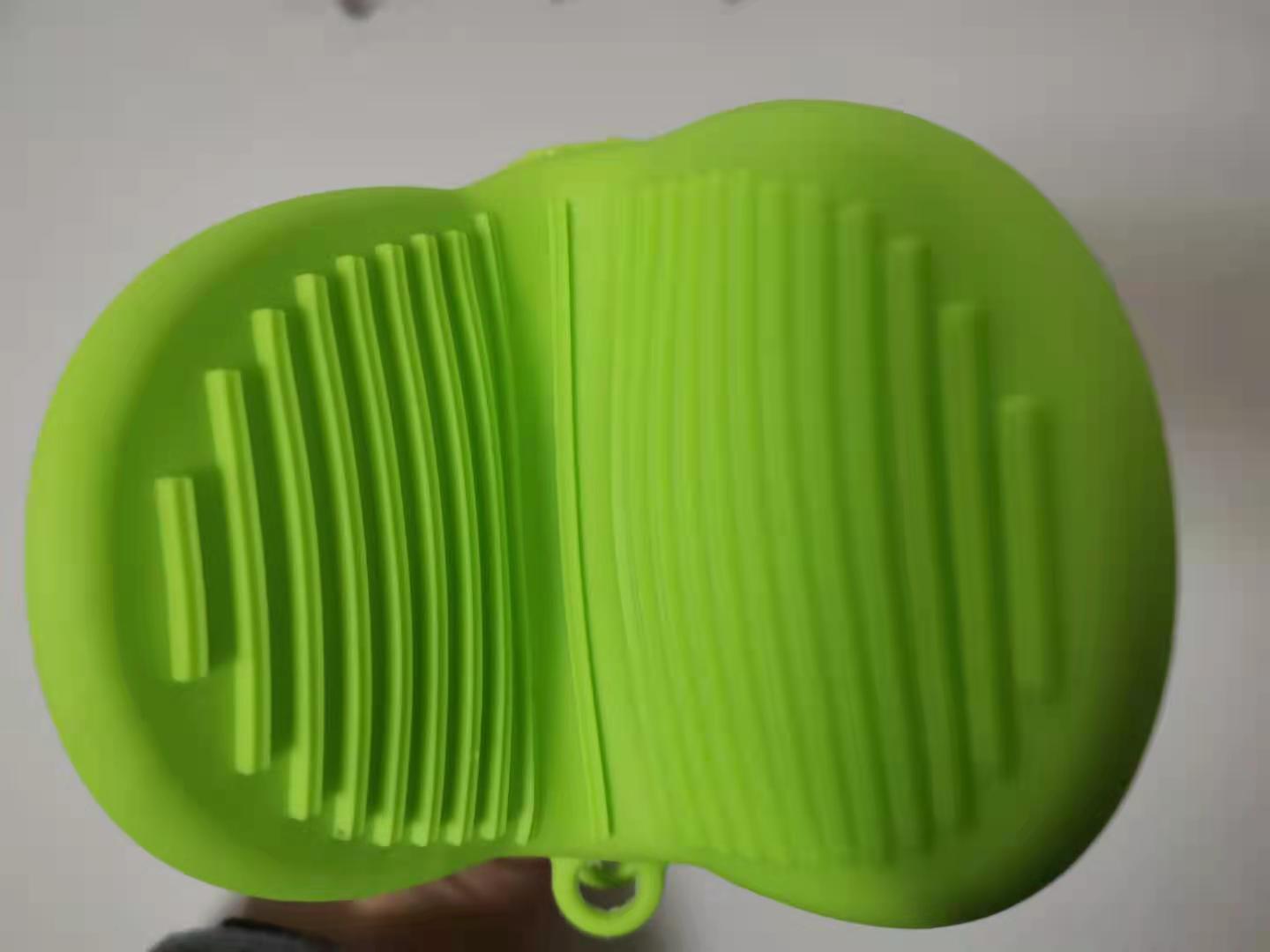 Susutoo Thickened non-scalding heat-proof oven microwave oven insulated hand clip baking silicone kitchen anti-scald gloves