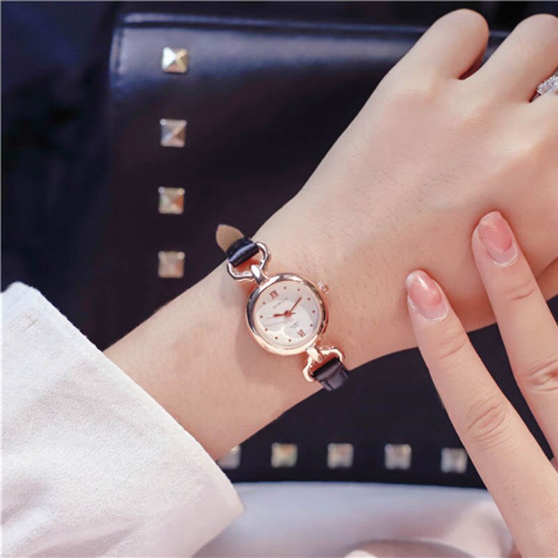 Vrouwen Meisje Eenvoudige Quartz Horloge Pu Lederen Band Mini Dunne Wijzerplaat Horloges EIG88: Black