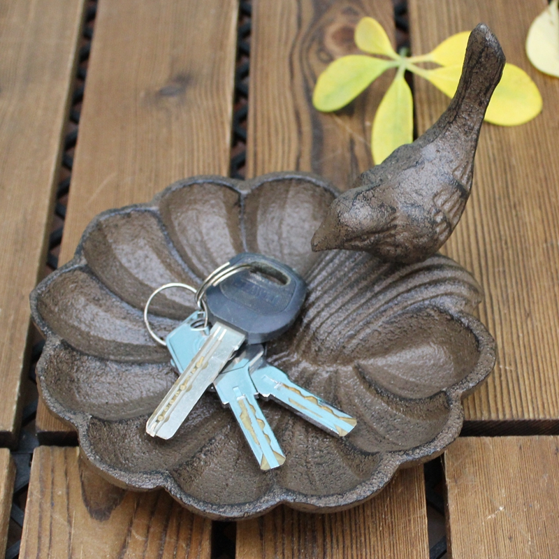 Portavelas con forma de concha de pájaro, artesanía de hierro fundido de estilo europeo con personalidad creativa, cuenco de comida de pájaro, adornos de decoración del hogar