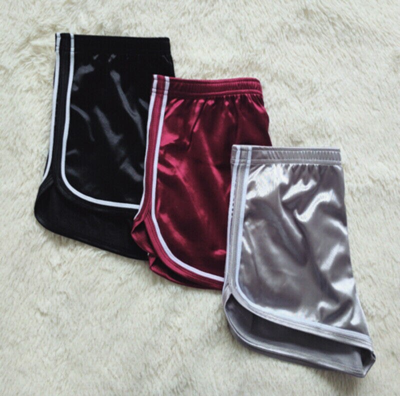 Dam sommar casual strand smal dam randig satin siden shorts med hög midja svart silver vinröd
