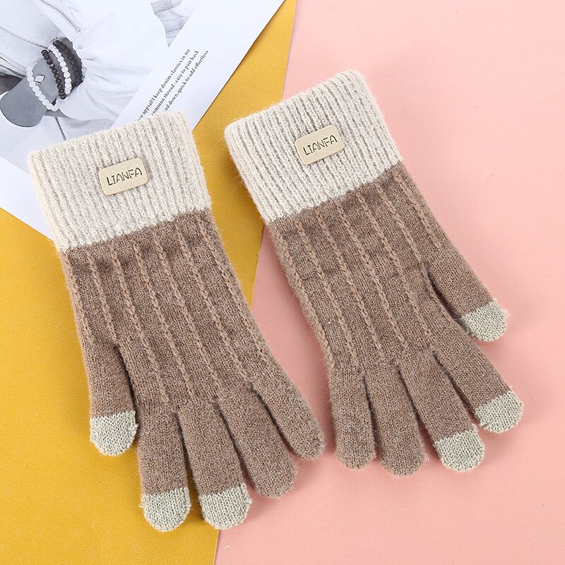Wecute Vrouwen Herfst En Winter Warm Handschoenen Touch Screen Handschoenen Plus Fluwelen Imiteren Alpaca Outdoor Riding Winddicht Zachte: Khaki