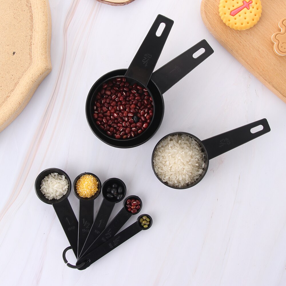 1PC Kitchen Measuring Spoons With Scale Plastic Measuring Cup Flour Scoop Household Cups Baking Supplies Cooking Gadgets