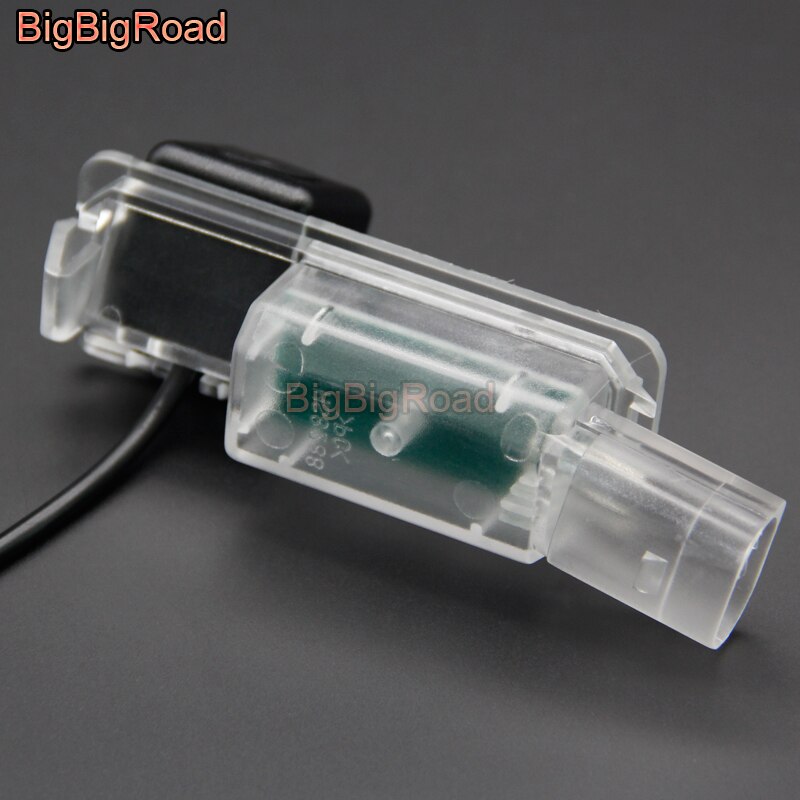 BigBigRoad Car Rear View CCD Camera For Porsche Carrera Turbo GT2 / 911 996 997-1 918 Boxster 2005 / Macan 95B