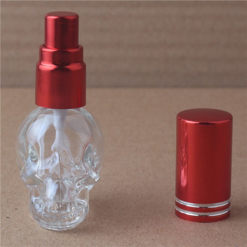 1 stuks 8 ml 3D Schedel Reizen Parfum Flessen MIni Navulbare Parfum Verstuiver Draagbare Glazen Fles met 10 colours: Rood