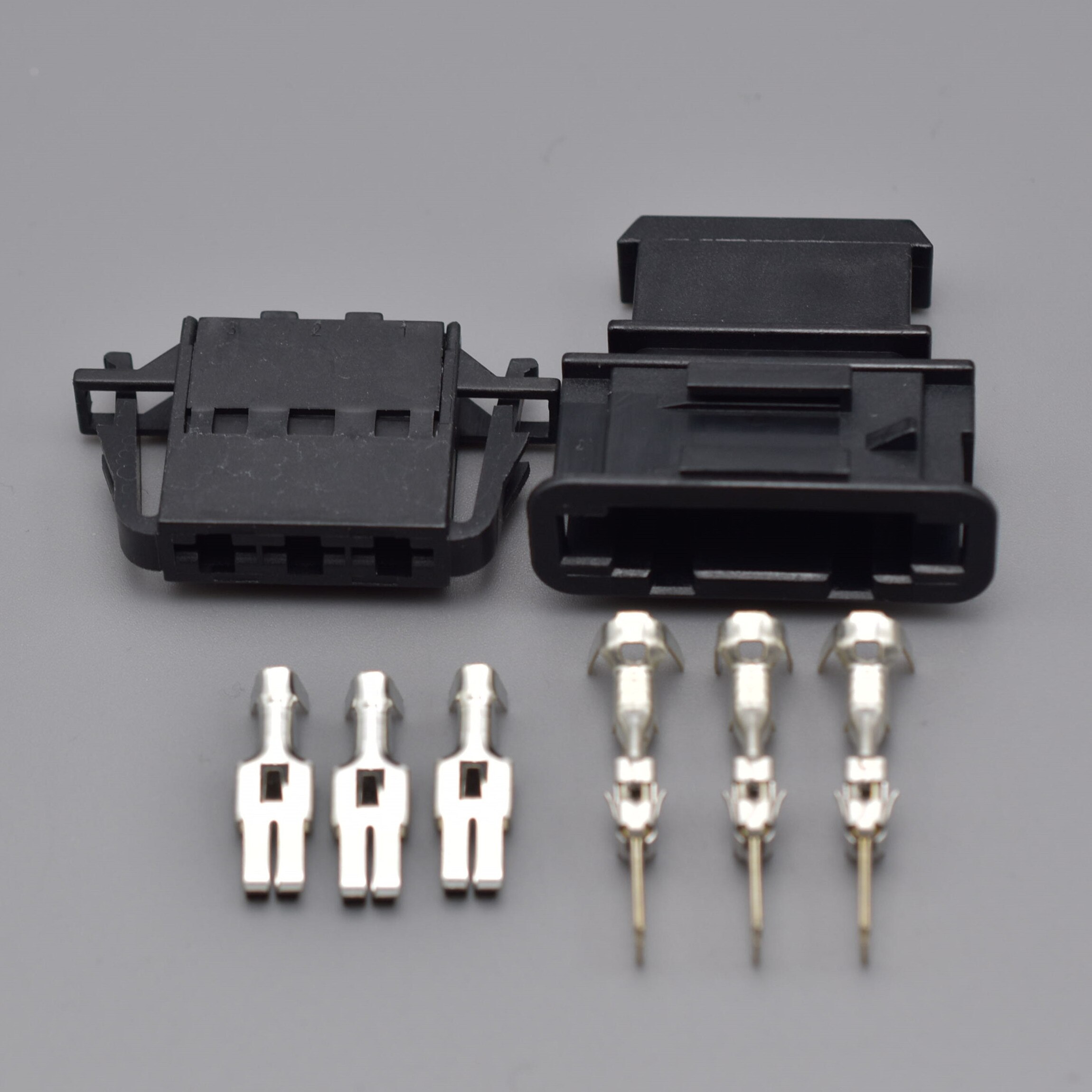 shhworldsea 3 Pin 1J0972763 Auto Blower Heater Socket For VW Tiguan Sagitar Magotan 1J0972753 6.3 Series Car Wire Connector