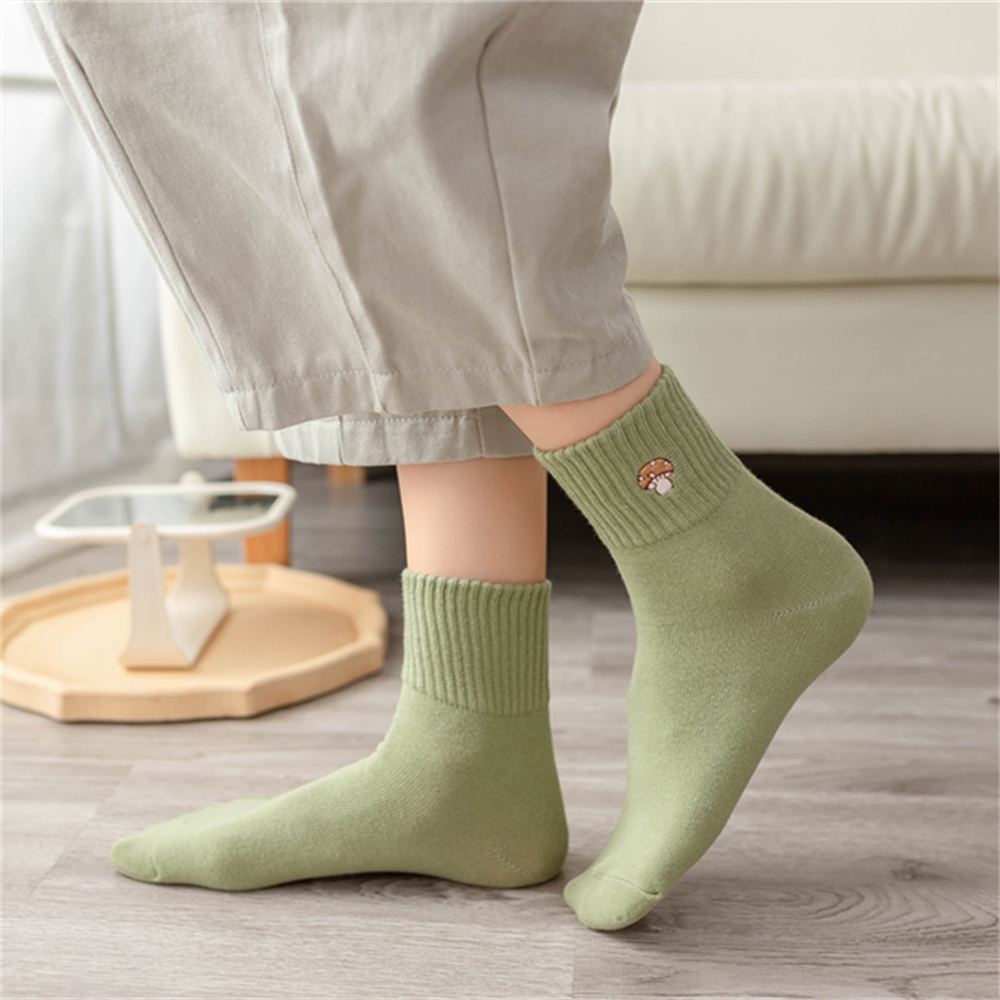 Nouvelle broderie mignon dessin animé champignon à motifs chaussettes décontracté Hipster unisexe drôle de noël Sokken directe