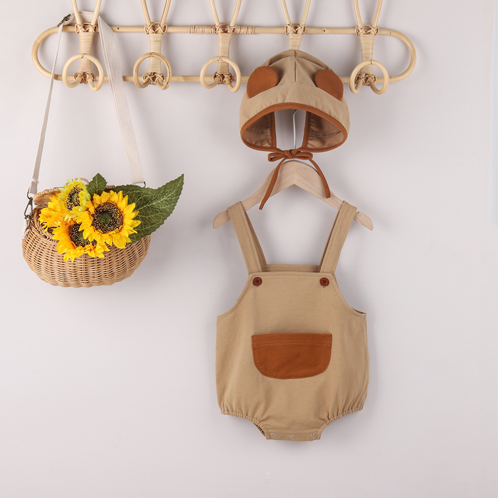 Atmungsaktiver Baby-strampler für mädchen und jungen, süßer sommer-Gesamt mit taschen, ärmellos, mit trägern + niedliche mütze