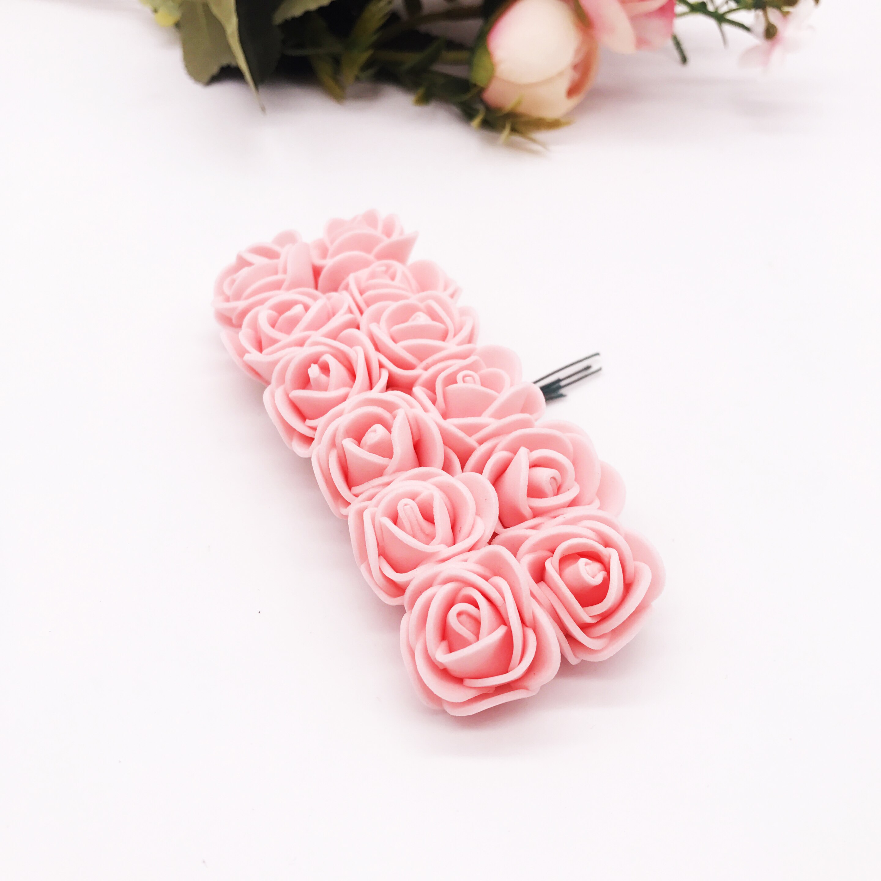 144 stück Günstige künstliche blumen Mini schaum Teddy bär von rosen Strauß Vase für Heimat Dekor hochzeit dekorative blume kranz
