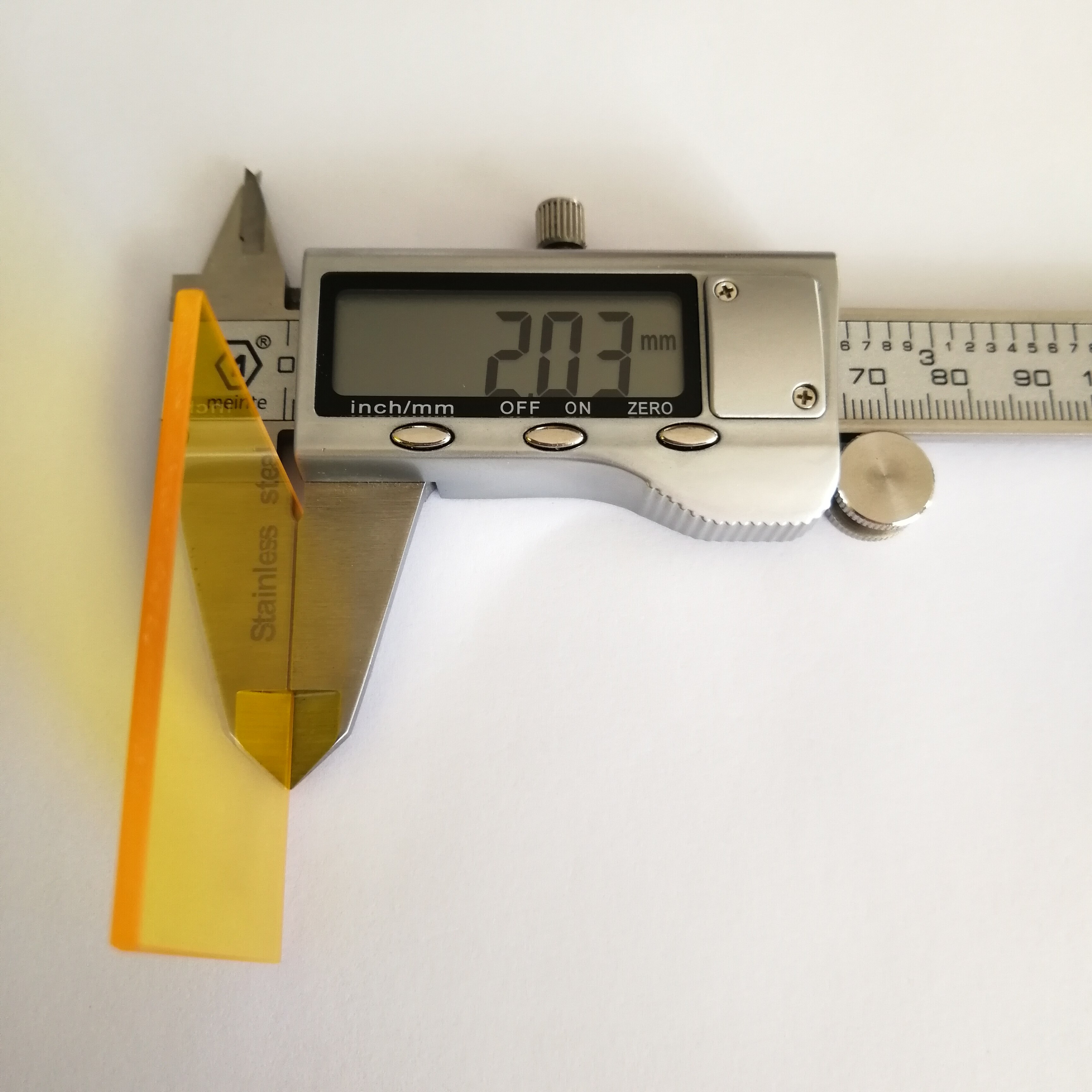 Filtre Longpass 50*50*2.0mm 510nm en verre optique jaune doré JB510 GG515