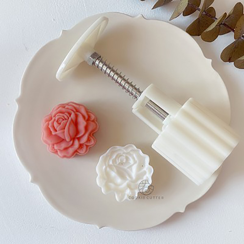 DIY 3D Mooncake Mould Set 50g Flowers Pattern Shape Moon Cake Mold Hand Press Plunger Cookie Molds for Mid-Autumn Festival: 50g F