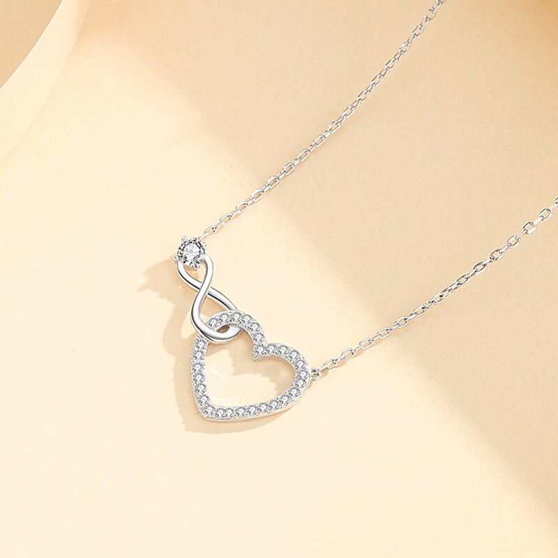 New Simple Love 8 Word Knot Necklace Queen Temperament catena a forma di cuore clavicola semplice ciondolo per san valentino gioielli