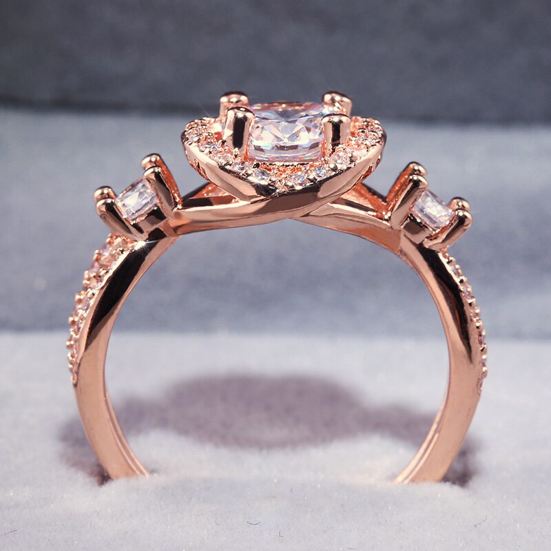 Huitan Frauen Luxus Rose Gold Verlobung Ringe Mit Mikro Gepflasterte Klassische Solitär Klar Stein Viele & Groß Mit Größe6-10