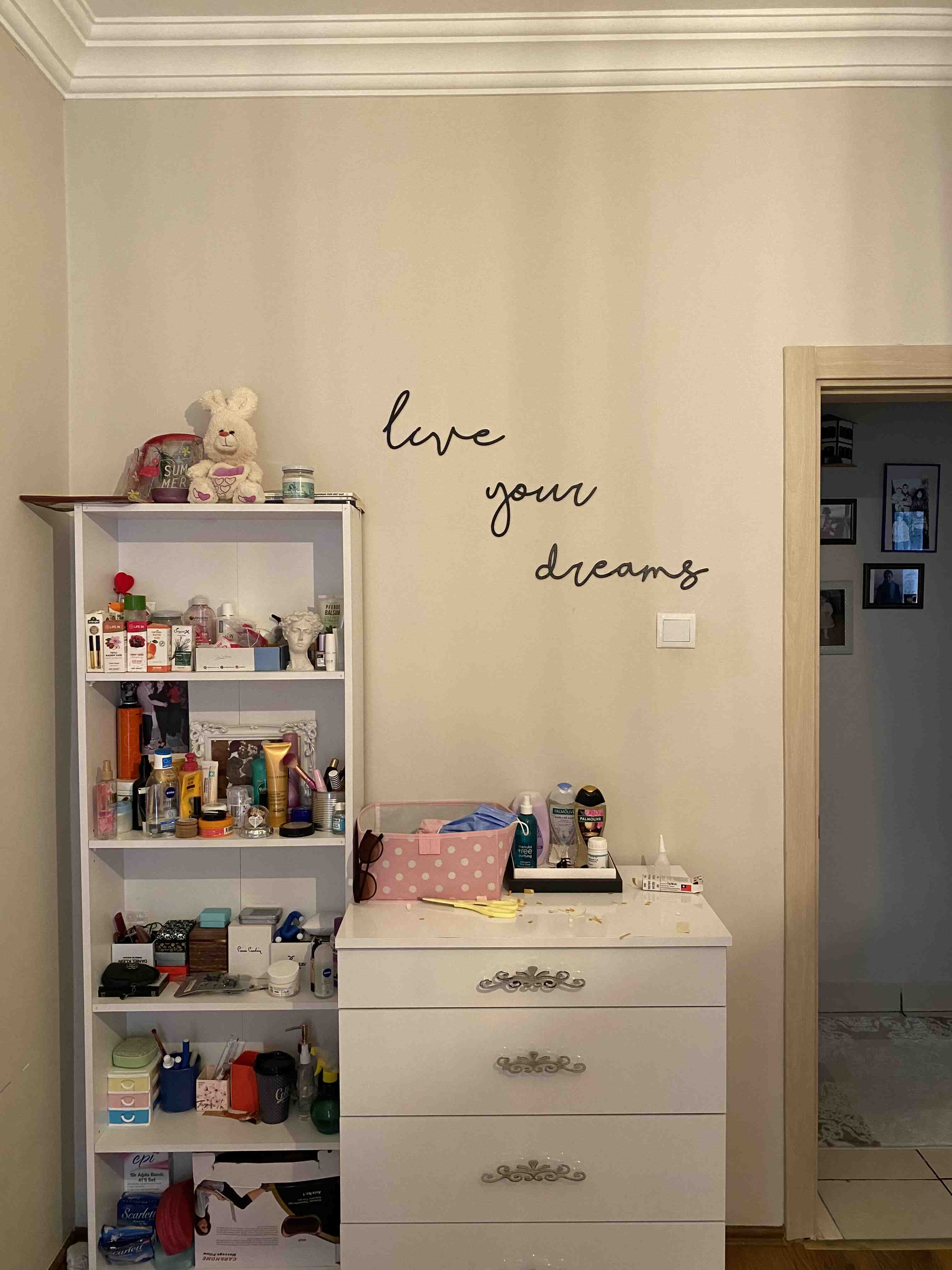 Live Your Dream Wooden Wall Decor Painting Lettering Written Wooden Graffiti Room Accessory Wall decoration bedroom decoration..