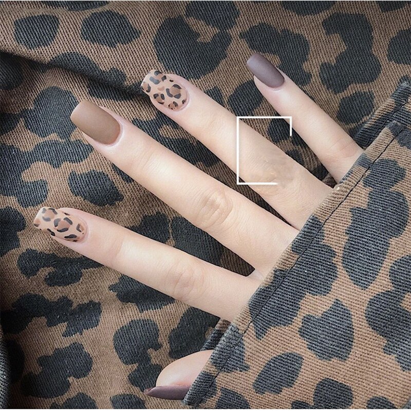 24 stks/set Matte Leopard Patroon Nep Nagels Pre Gemengde Koffie Volledige Afgewerkte Kunstmatige Nail Art Tips Valse Nagels met Lijm