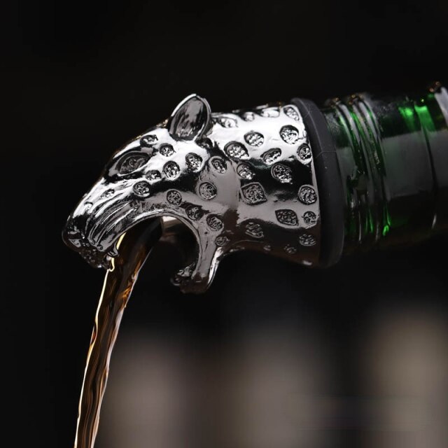 1 piece red wine pourer zinc alloy rhinoceros lion leopard antelope head wine stopper drink bar tool nightclub bar accessories: leopard  black