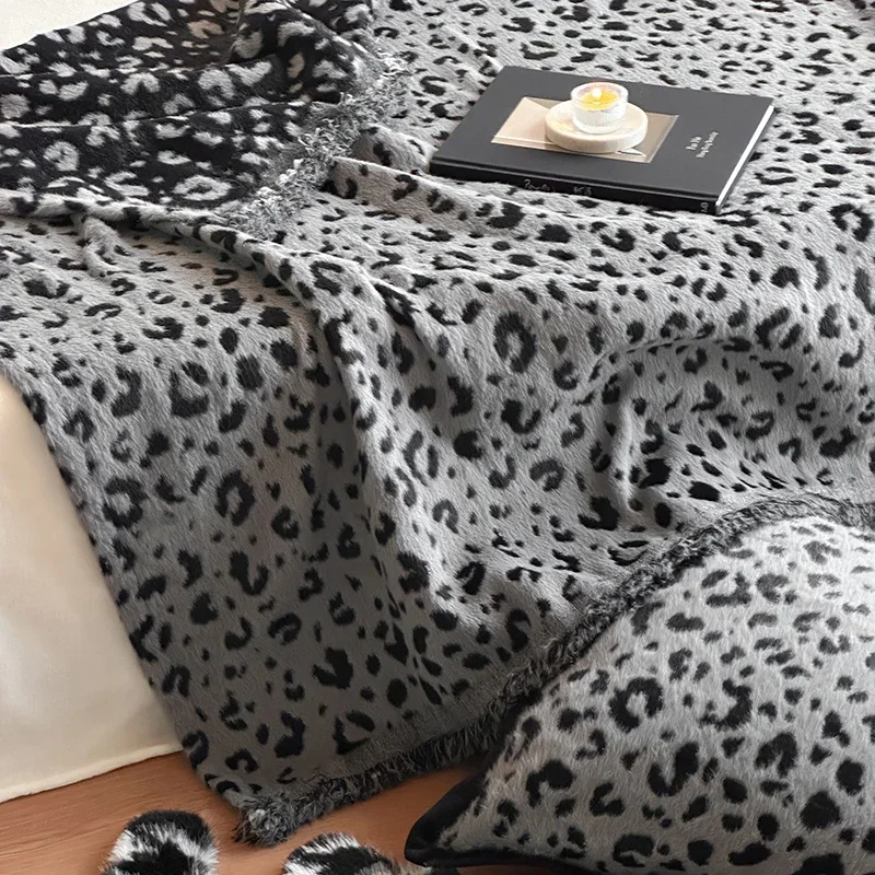 Nuova coperta calda autunno inverno in pelliccia di visone imitazione di fascia alta per letto coperte Jacquard con stampa leopardata di lusso per divano sedia a sdraio