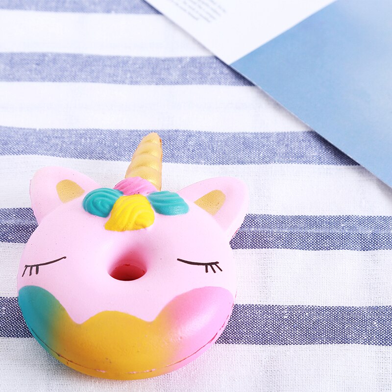 Gros beignet licorne Jumbo lente montée rose licorne beignet serrer jouet amusant pour enfants Anti stress enfants jouet: Jaune clair