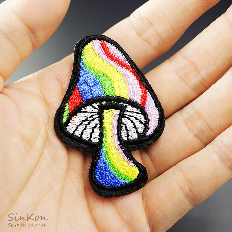 Paddestoel (Size:4.0X5.8 Cm) patch Badge Geborduurde Applique Naaien Iron Op Badges Kleding Garment Apparel Accessoires