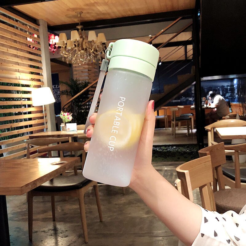600/800Ml Sport bidon na siłownię plastikowy Shaker puchar sportowy Tritan wspinaczka turystyka bezpośrednia butelka do picia z tworzywa sztucznego Bpa za darmo