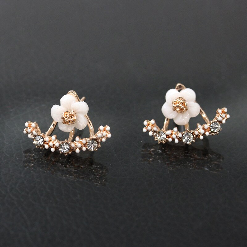 South Korea-Style Little Daisy Chrysanthemum Flower Ear Stud Chrysanthemum Earrings Yiwu Small Commodity Market 2 Yuan Shop Ear