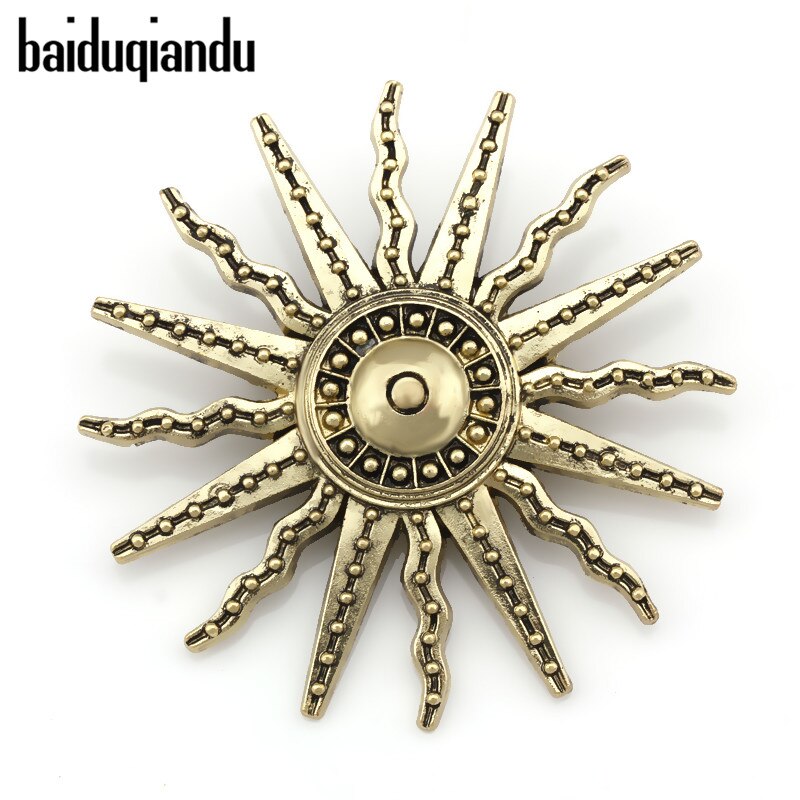 Baiduqiandu mærke fabrik direkte antik messing farve belagt vintage metal sol broche nåle til mænd eller kvinder