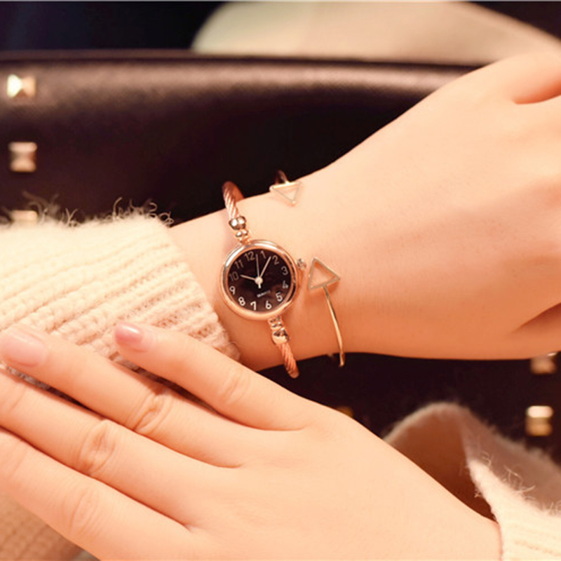 Damen Armbanduhr Gold Armband Kleines Zifferblatt Elegante Uhr Neue Nette Frauen Stahl Armband Uhr Quarz Armbanduhr