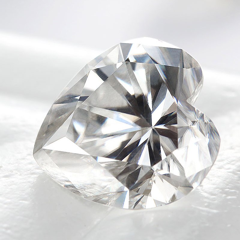 Hartvormige moissanite steen Maat 5*5mm 0.4 karaat diamant Uitstekende witte D kleur Zuiverheid VVS voor ring