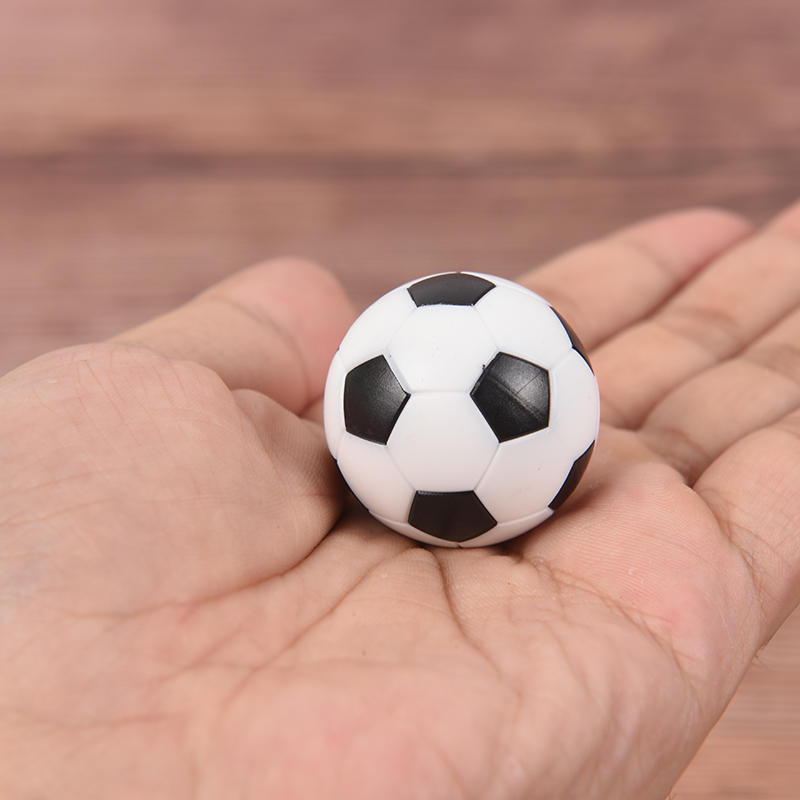 2 stuks Zwarte en witte milieuvriendelijke hars Tafelvoetbal tafel voetbal tafel bal voetbal ballen kicker fussball 32mm