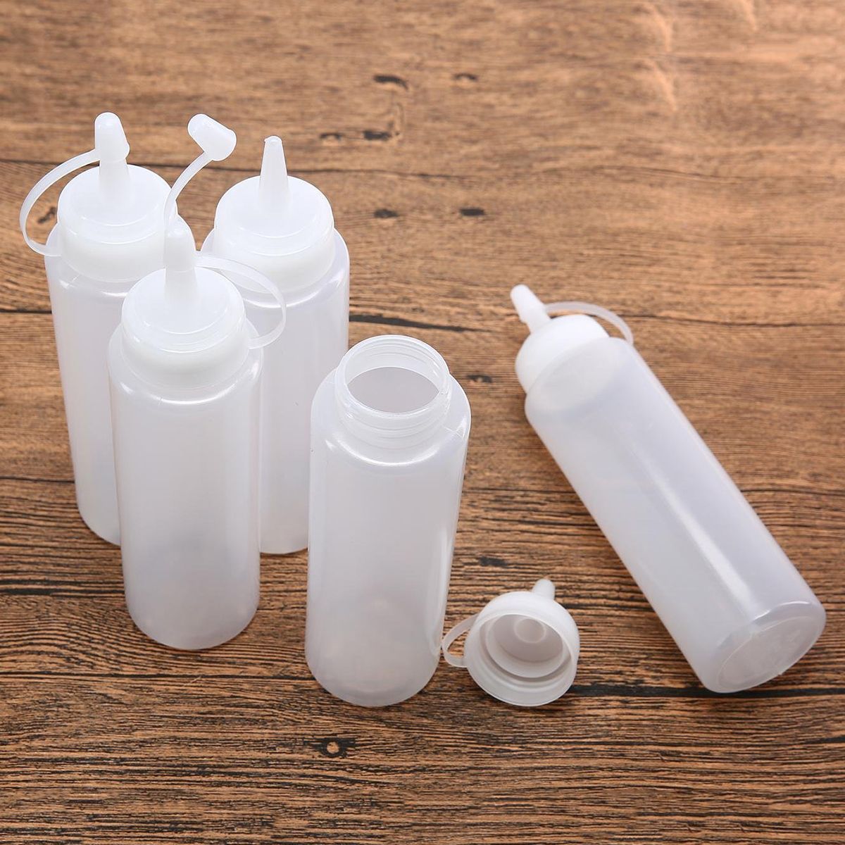Un ensemble de 5 tailles 8 oz bouteille de sauce en plastique pour ketchup maison et restaurant, moutarde, mayonnaise