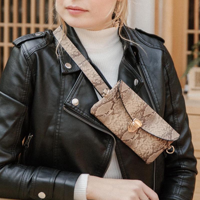 Chain Waist Bags Women PU Leather Fanny Packs Shoulder Bag Phone Pouch Snake Print Belt Bag Wallet Purse for Ladies