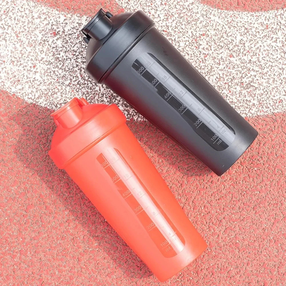 600ml Shaker Bottle Protein Shaker Plastic Bottle Portable Fitness Bottle for Fitness Enthusiasts Athletes