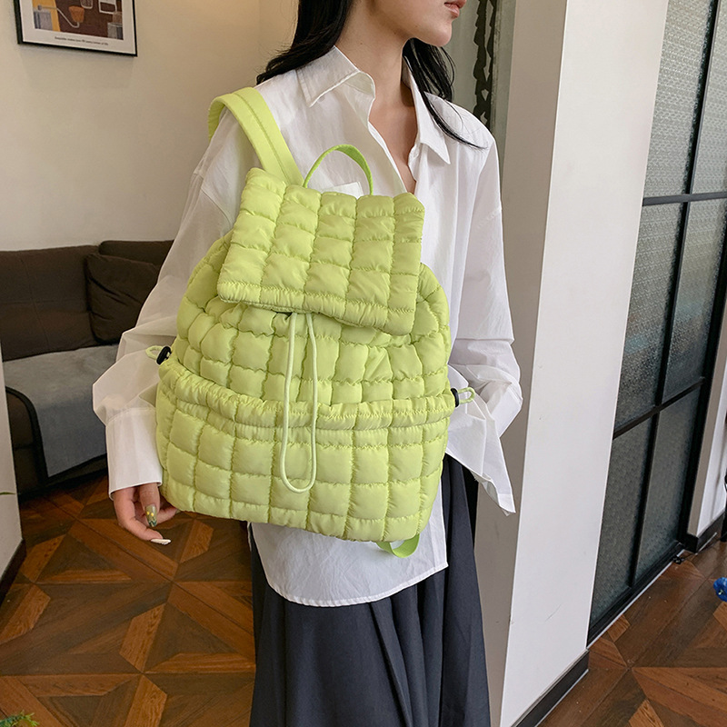 Zaini imbottiti trapuntati alla moda per le donne zaino imbottito in nylon morbido di design per borse da viaggio leggere per ragazze