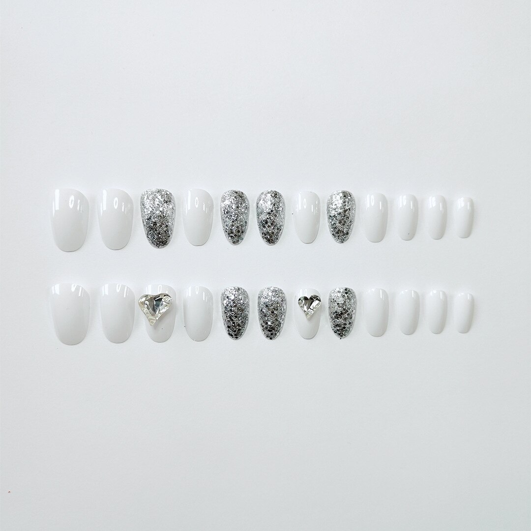 24Pcs Franse Nep Nagels Korte Art Nail Tips Druk Stok Op Valse Met Hart Ontwerpen Inzoomen Kunstmatige Wit wearable Bruiloft