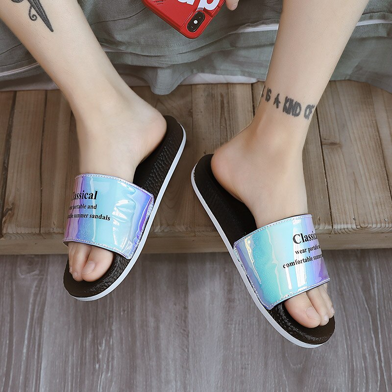 Sommar svarta tofflor herr halkfria tofflor herr mjuka bekväma blanka tofflor koreanska glitterskor zapatos de verano