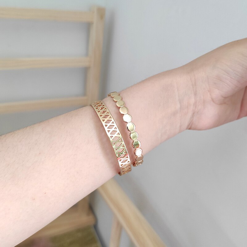 Peri'sbox Hollow Mesh Geometric Bangles Crossed Triangle Gold Bangles for Women Wide Vintage Open Bangle Jewelry Adjustable