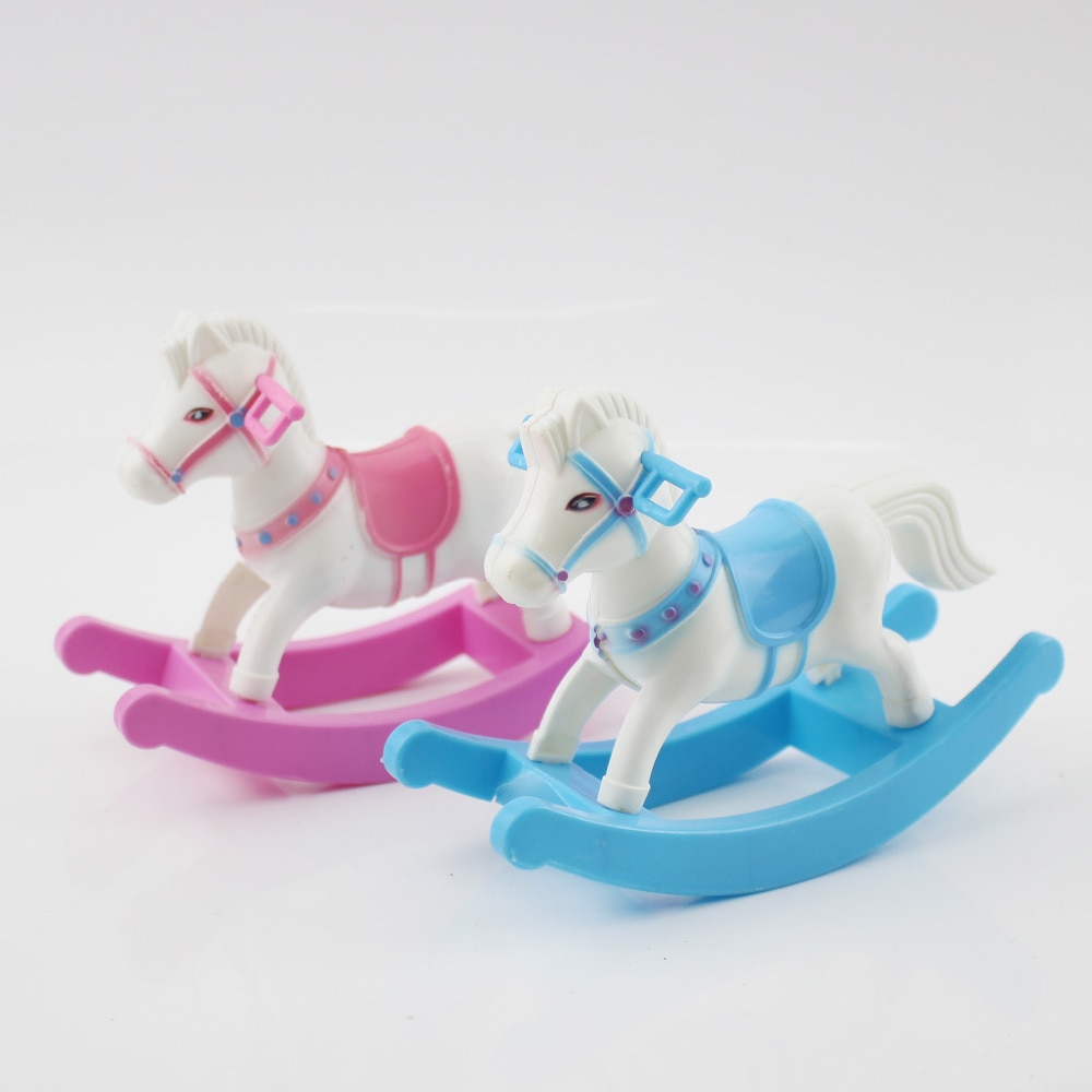 Mini caballo balancín de plástico pequeño modelo equilibrio muñeco caballo casa decoración juguete para jugar a las casitas niño chico chica