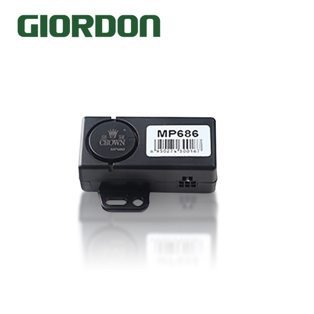 Smart phone sensor control car (Use APP) approaches the car to unlock, leaves the lock and outputs the original horn