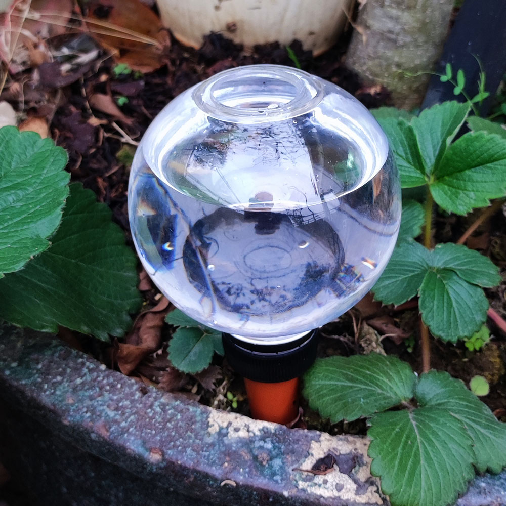 1 stücke 300ML Automatische Bewässerung Gerät Inländischen Faul Blume Bewässerung Gerät Tropf Bewässerung Anlage Bewässerung Spitze Drippe