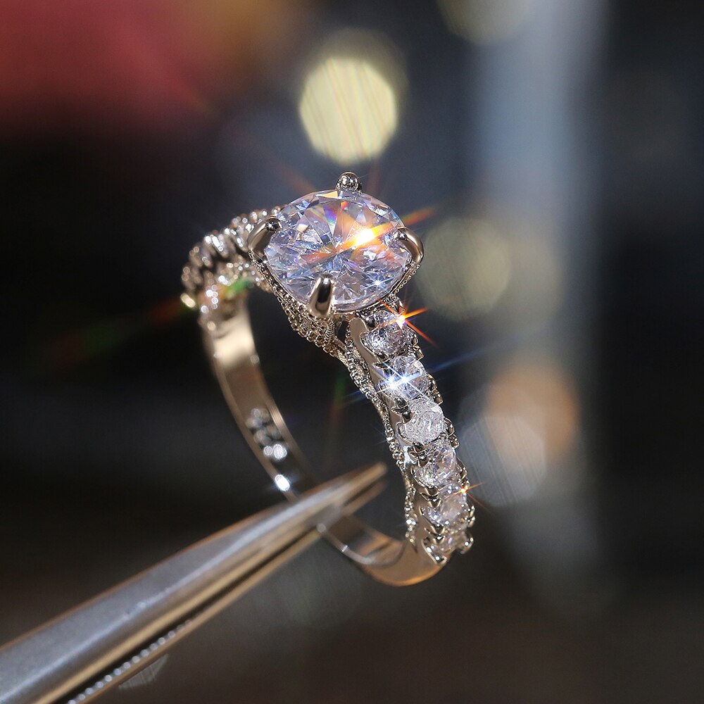 Huitan Neue-Klassisch gestaltet 4 Krallen Zirkonia blendend Ehe Hochzeit Zeremonie Frauen Ring Edlen Schmuck
