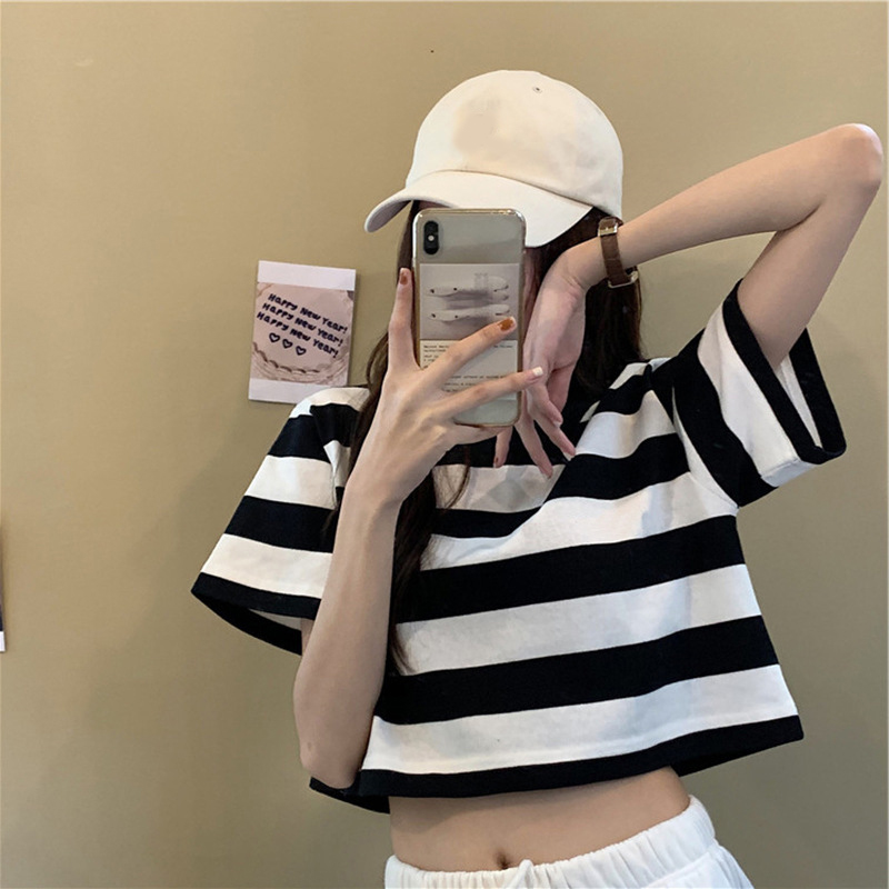 Frauen Schwarz Weiß Gestreiften abgeschnitten oben Koreanische Zusammenstoß Farbe Kurzarm T-Shirt Neue lässig verlieren Alle-Spiel Übergröße Abschläge: XXL